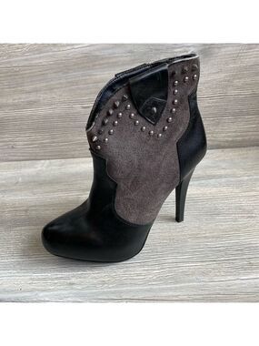 Black & grey studded riveted stiletto ankle bootie Fergie leather Gordon size 6